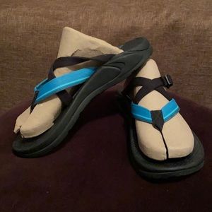 Chaco flip flops size 39